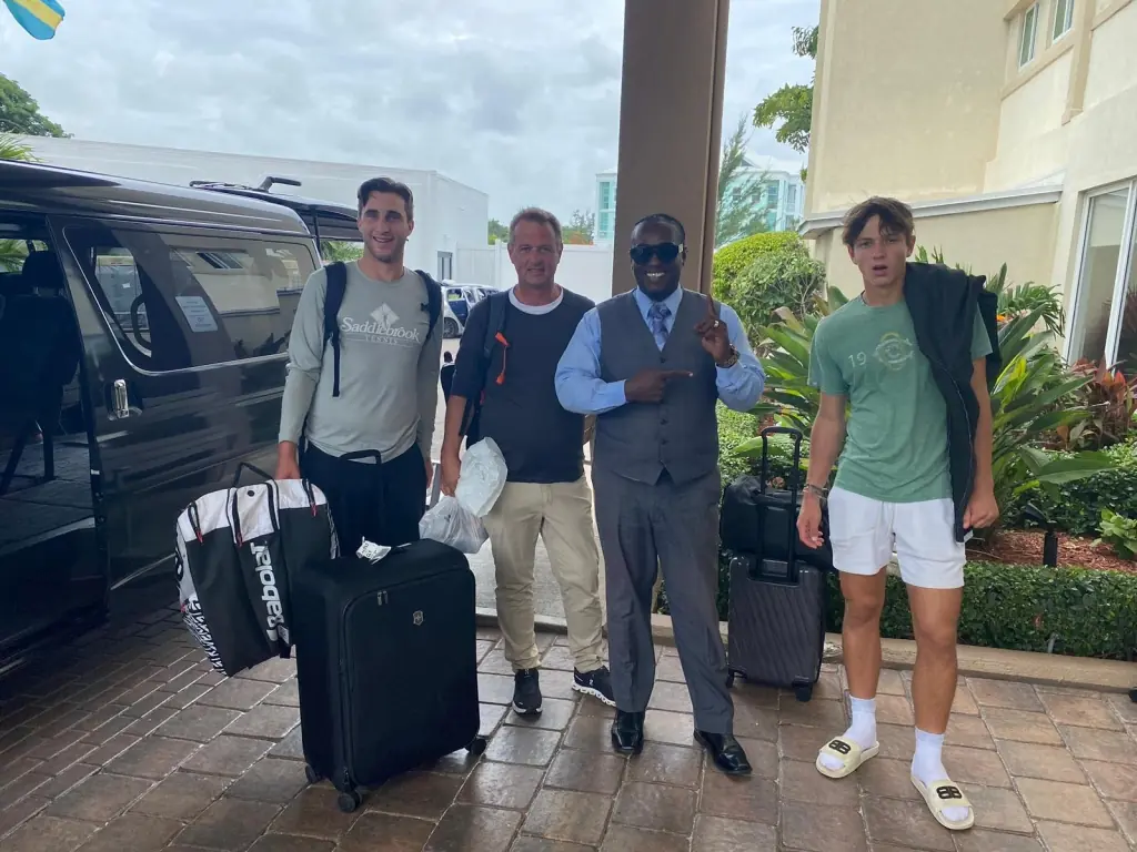 Need Fast and Safe Nassau Bahamas Taxi Service?